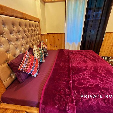 I Love Kasol Hostel & Rooftop Cafe Exterior foto