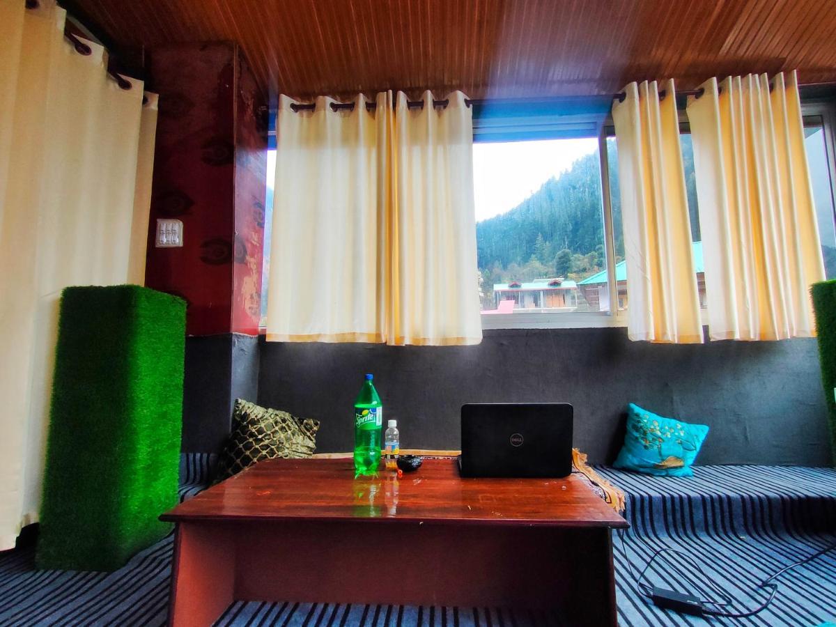 I Love Kasol Hostel & Rooftop Cafe Exterior foto